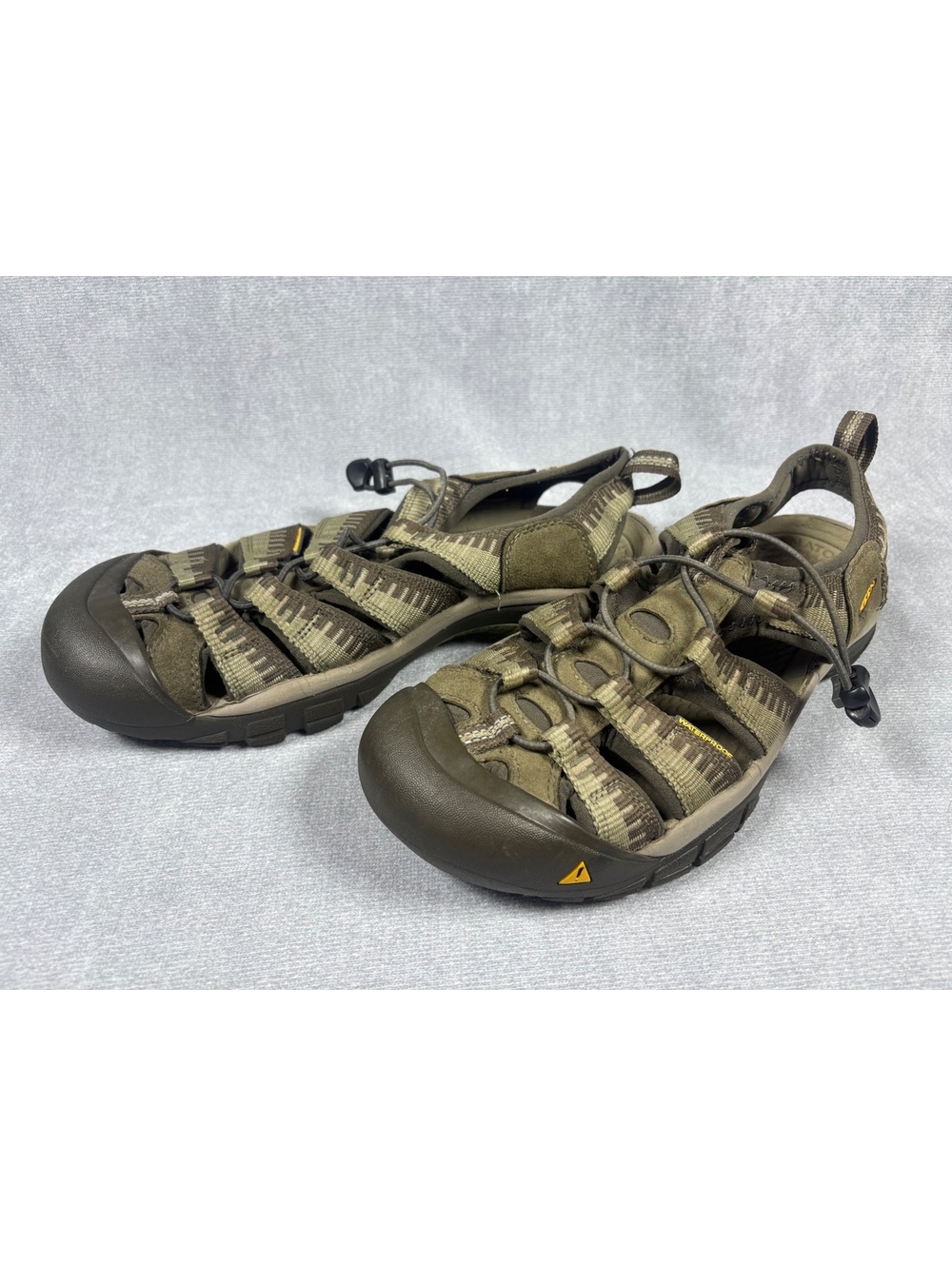 KEEN Newport H2 Men's Hiking Sandals Sz 10 Bison Olive Waterproof 110230-BODL